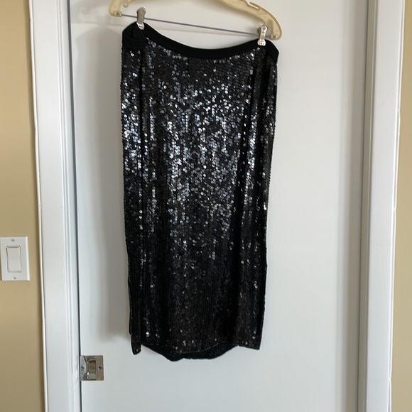 Maria Garri 2 piece vintage 90s black sequin top and skirt ensemble. Size med - Picture 4 of 5